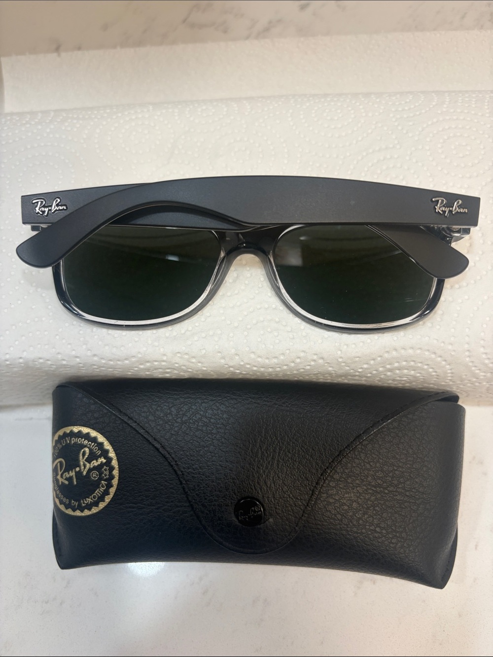 Ray-Ban Black Frame Sunglasses with Green Lenses - Picture 4 of 4